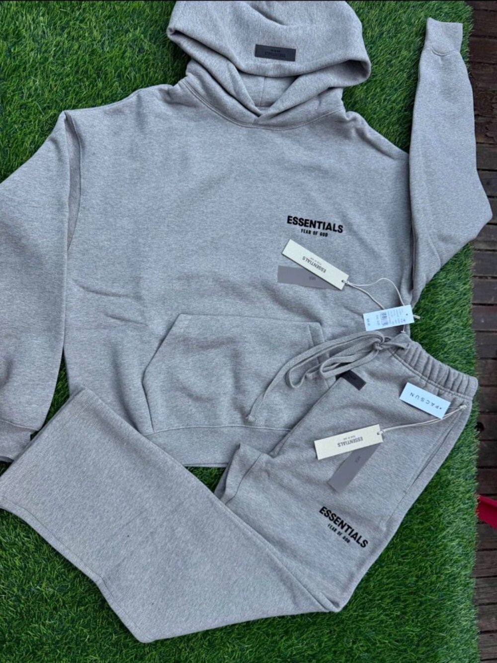 Essentials Medium new dark oat uncuffed set